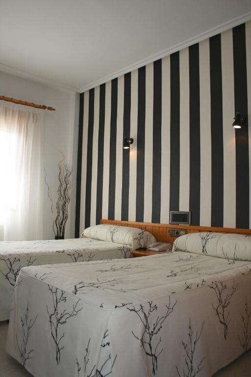 El Ciervo Hotel Villaciervos Room photo